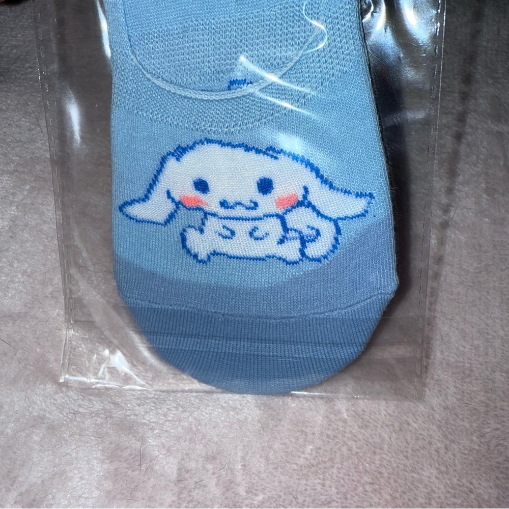 Sanrio characters Socks 2 Pairs My Melody Cinnamoroll Lightweight No Show New - Picture 5 of 8